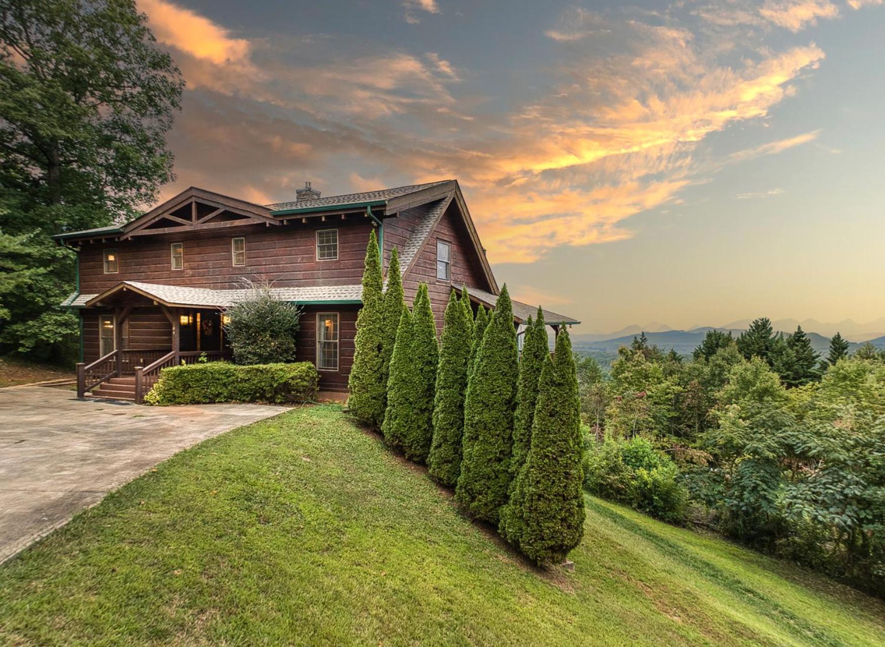 Sky High Lodge By Bk Stays. Large Cabin. Amazing Views. Game Room. Jacuzzi. Six Bedrooms. Sleeps 12 Blue Ridge Kültér fotó